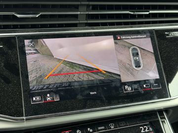 Audi Q8 - 12