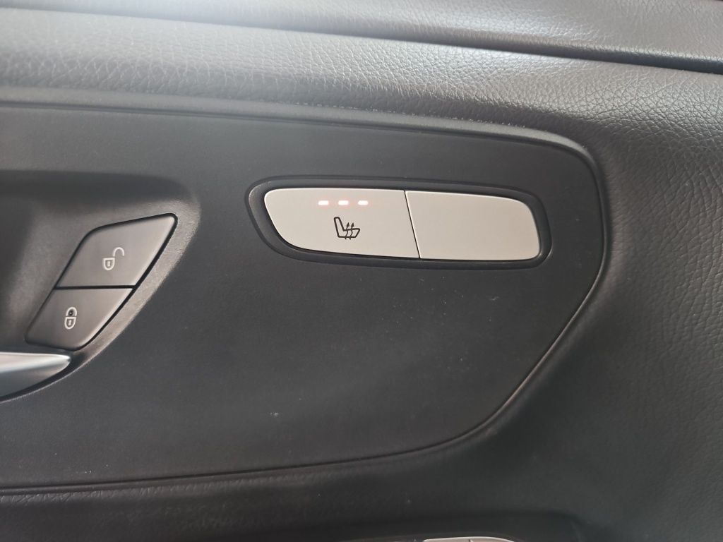 Fahrzeugabbildung Mercedes-Benz V 300 ED kompakt 4x4 5 Sitze 2,5tAHK LED 10''MBU