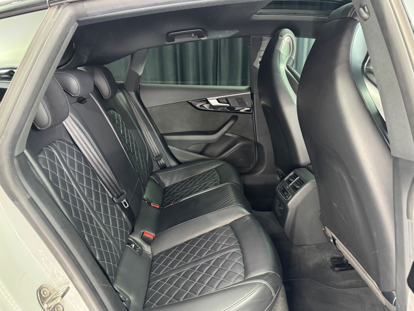 Fahrzeugabbildung Audi A5 Sportback quattro S-LINE|RS-SITZE|MASSAGE|B&O