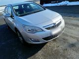 Opel Biete OPEL Astra J Sports Tourer 2010 Benzin - Opel Astra aus 2010: Sports Tourer
