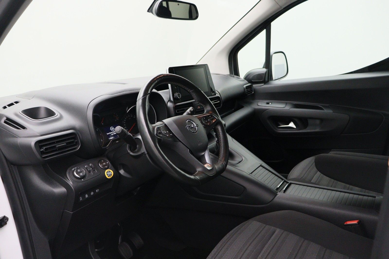 Fahrzeugabbildung Opel Combo Life 1.5 Edition StandHzg NAVI AHK