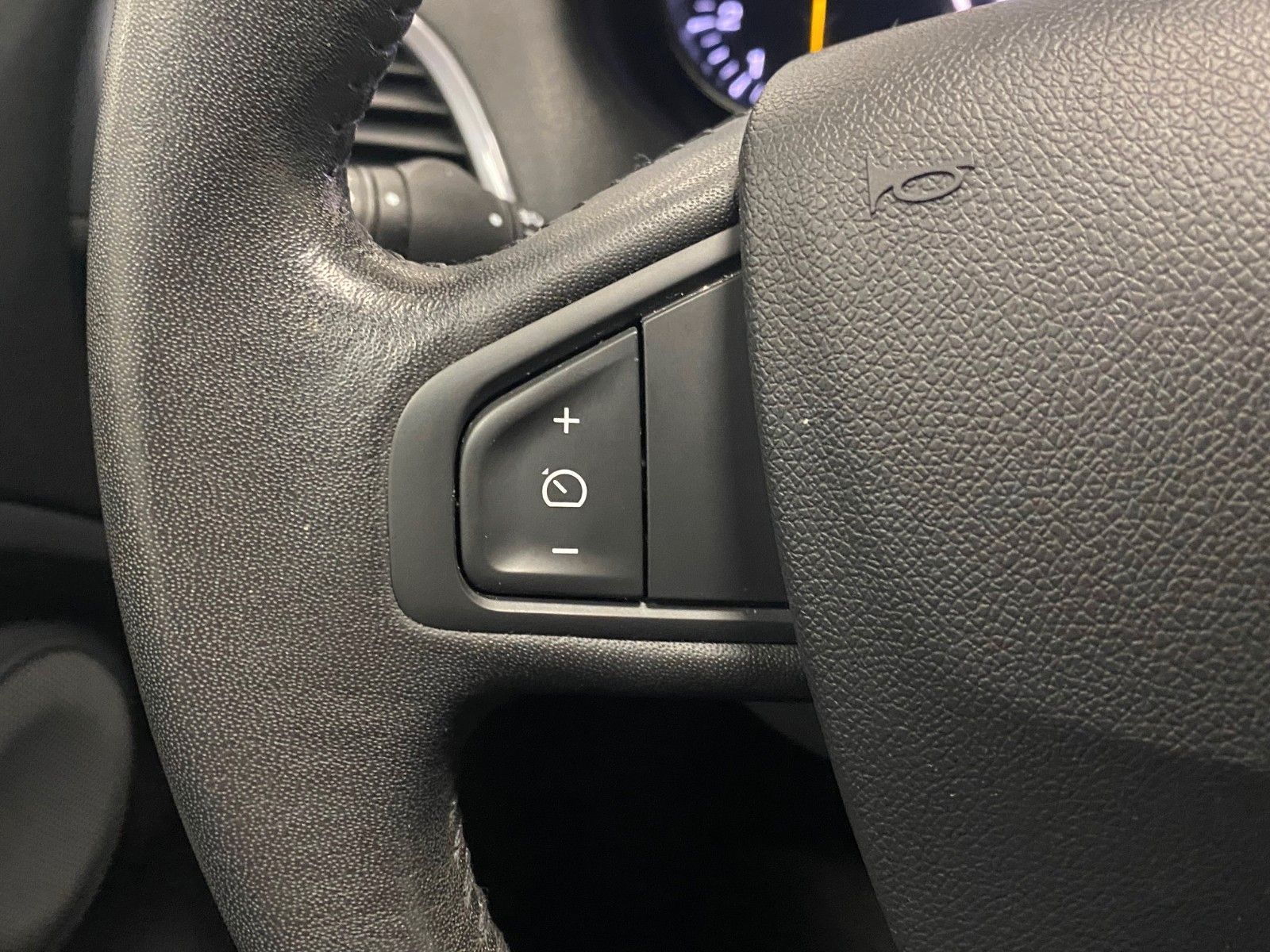 Fahrzeugabbildung Renault Megane Grandtour LIMITED dCi 110+NAVIGATION+AHK+