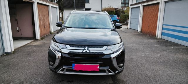 Mitsubishi Outlander 2.4 PHEV PLUG-IN HYBRID 4WD Basis...