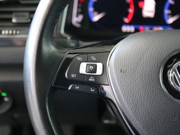 Volkswagen T-Roc 1.5TSI LED SITZHZ NAVI PDC ACC 18ZOLL