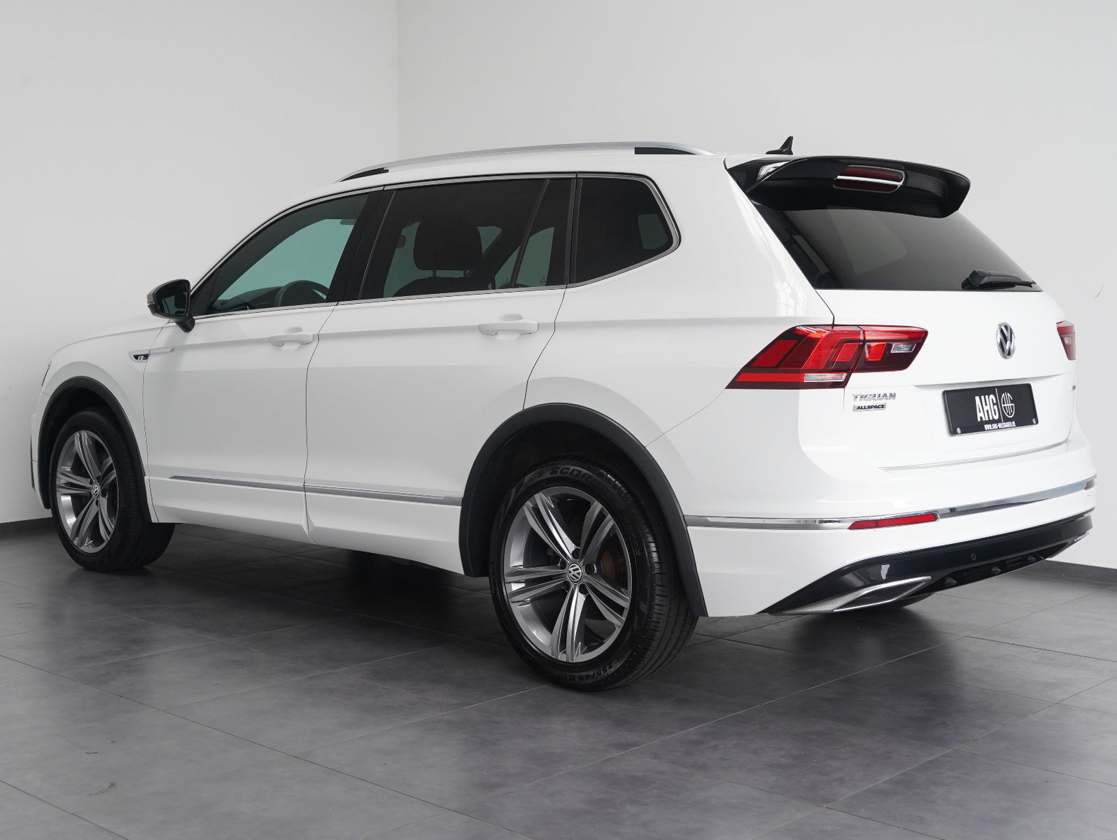 Fahrzeugabbildung Volkswagen Tiguan Allspace 2.0 TDI 4Motion 2x R-LINE-PAKET