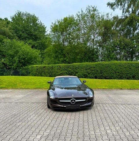 Mercedes-Benz SLS AMG
