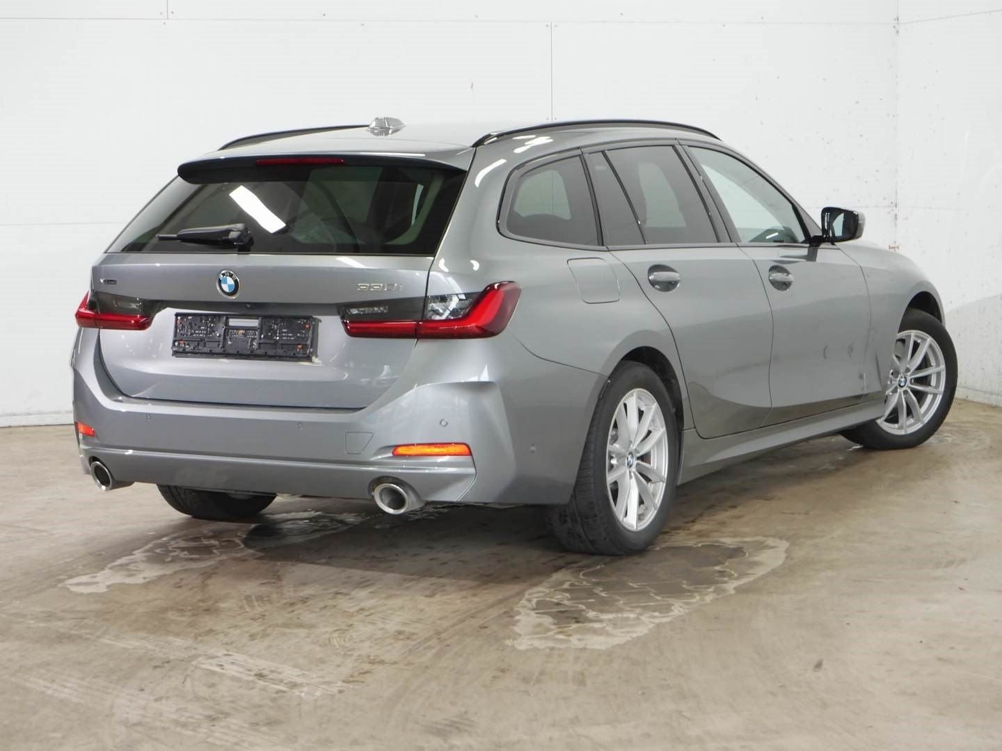 Fahrzeugabbildung BMW 330i xDrive |Komfortzugang |AHK |Harman Kardon