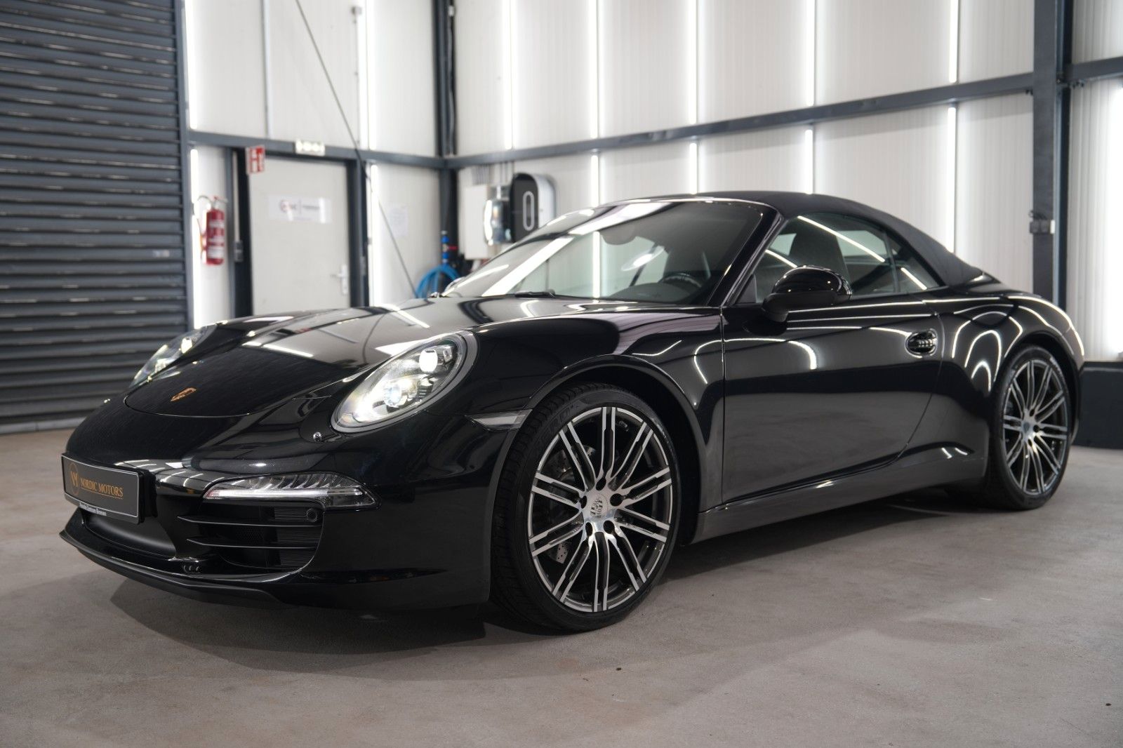 Fahrzeugabbildung Porsche 911 Carrera Cabriolet Black Edition Sport-Chrono