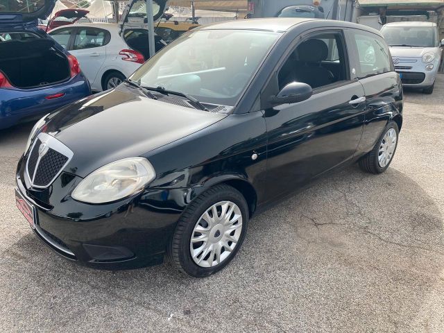 Lancia Ypsilon 1.4 Argento Ecochic GPL