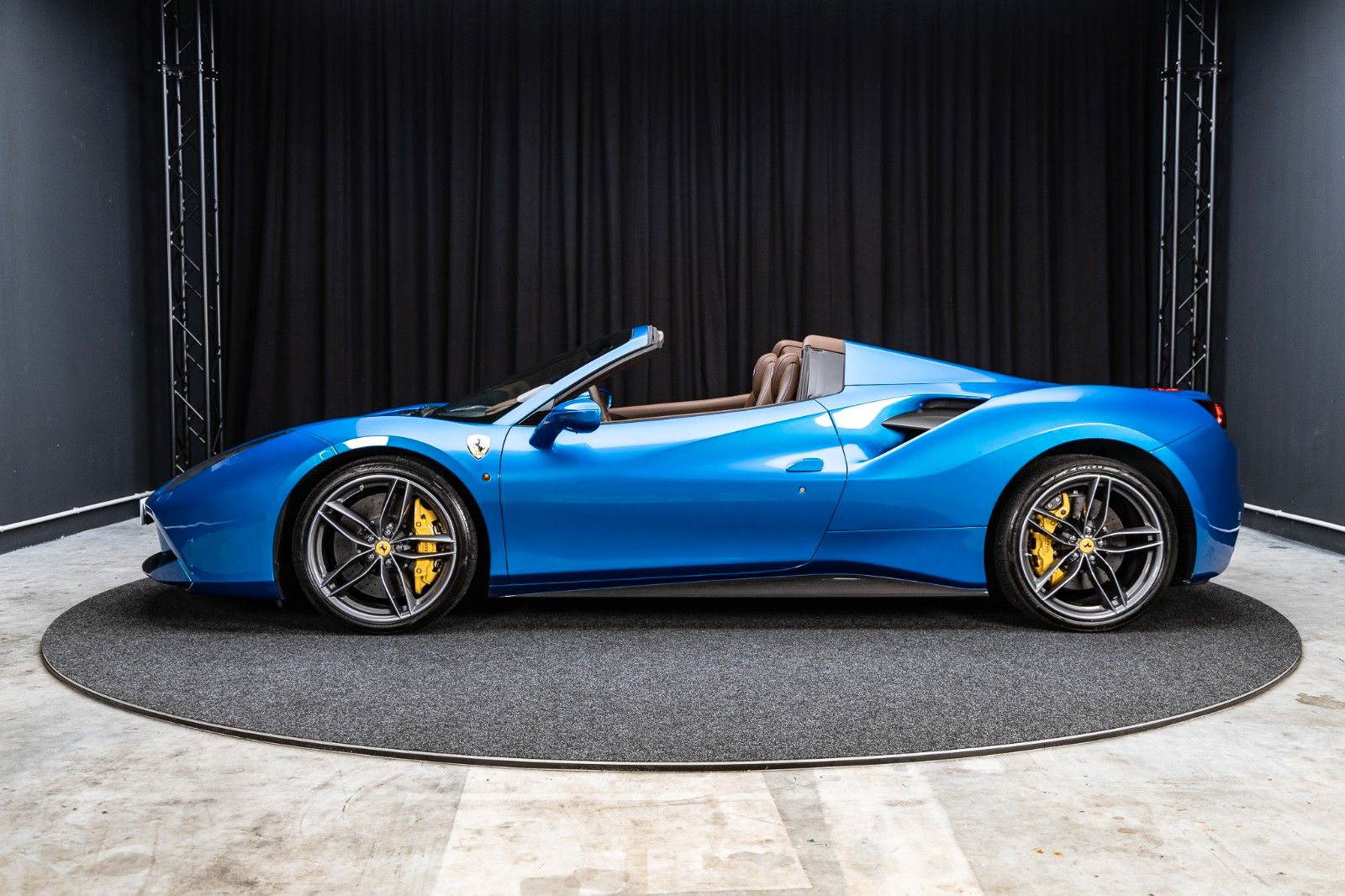 Fahrzeugabbildung Ferrari 488 Spider + Carbon + Daytona + Liftsystem