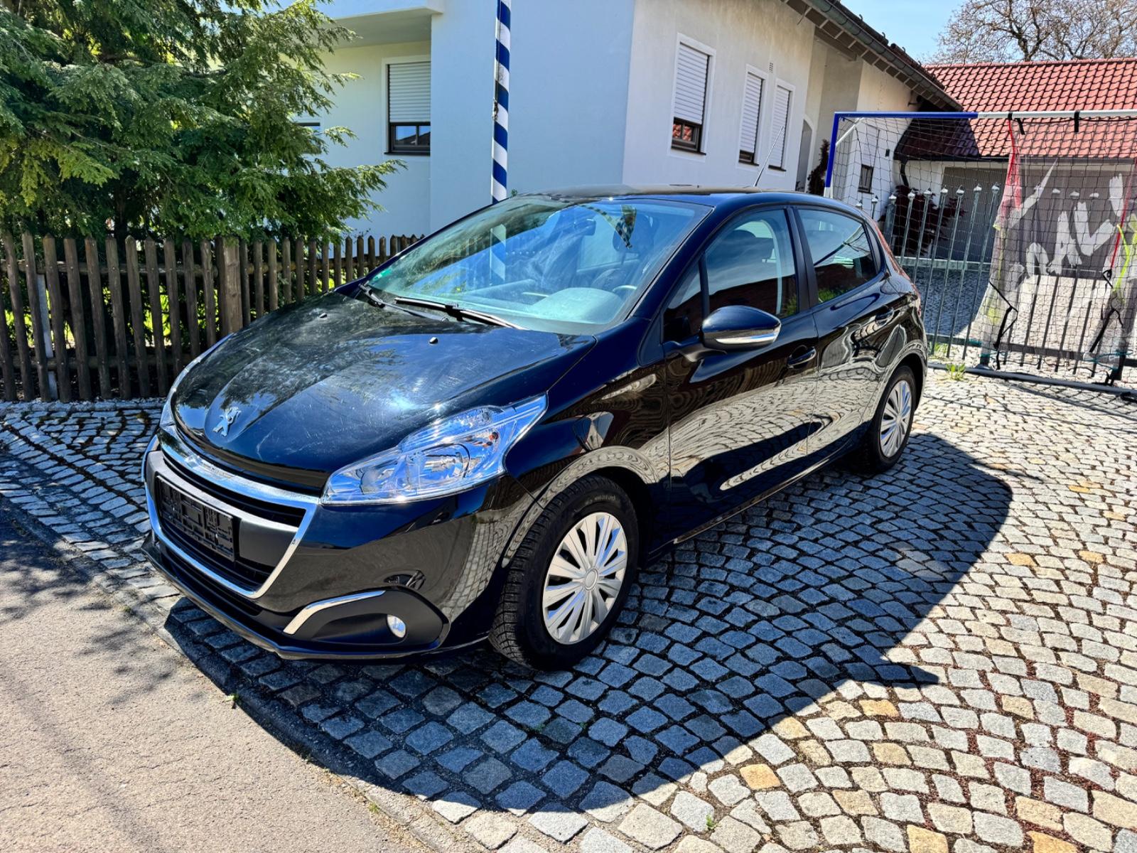 Peugeot 208 PureTech 82 Active+ 54000 lückenlos schekhef