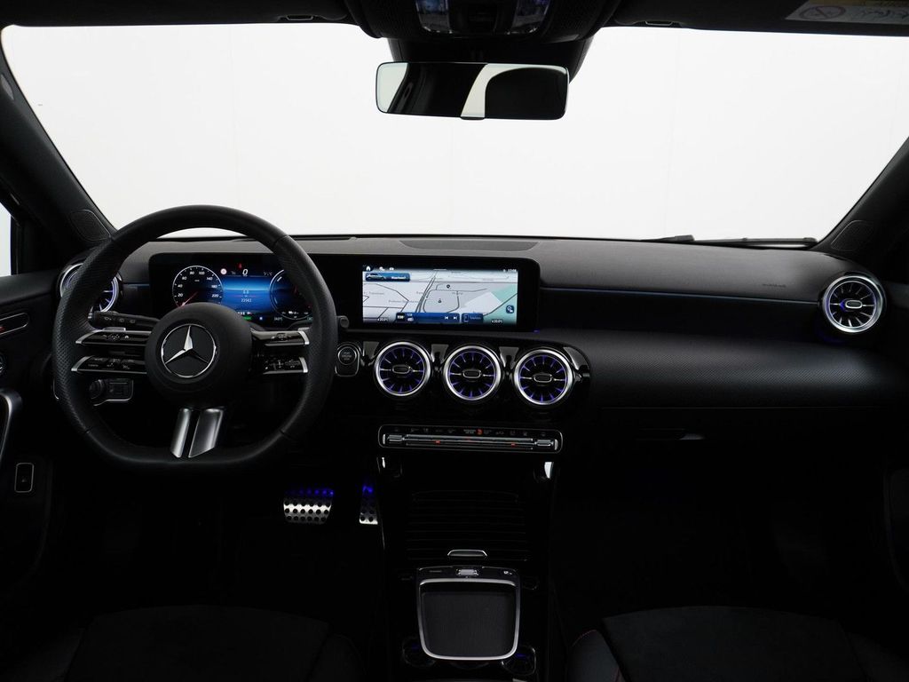 Mercedes-Benz A 250 e Star Edition AMG Line Plus panorama dach