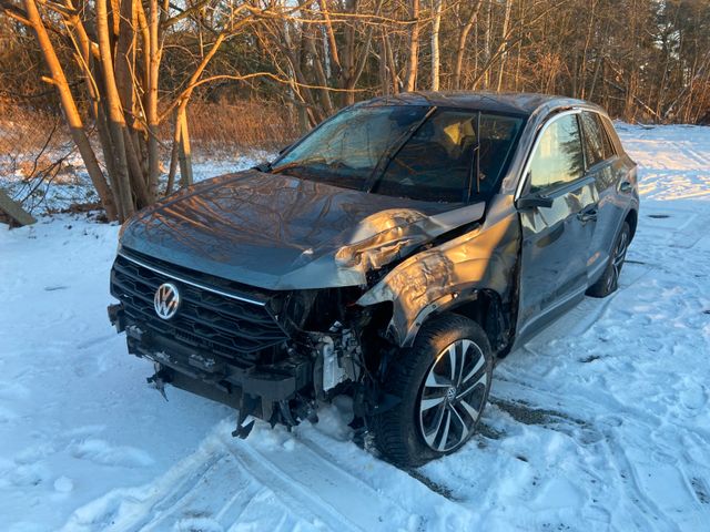 Volkswagen T-Roc United 1.5TSI DSG NAVI Unfall!