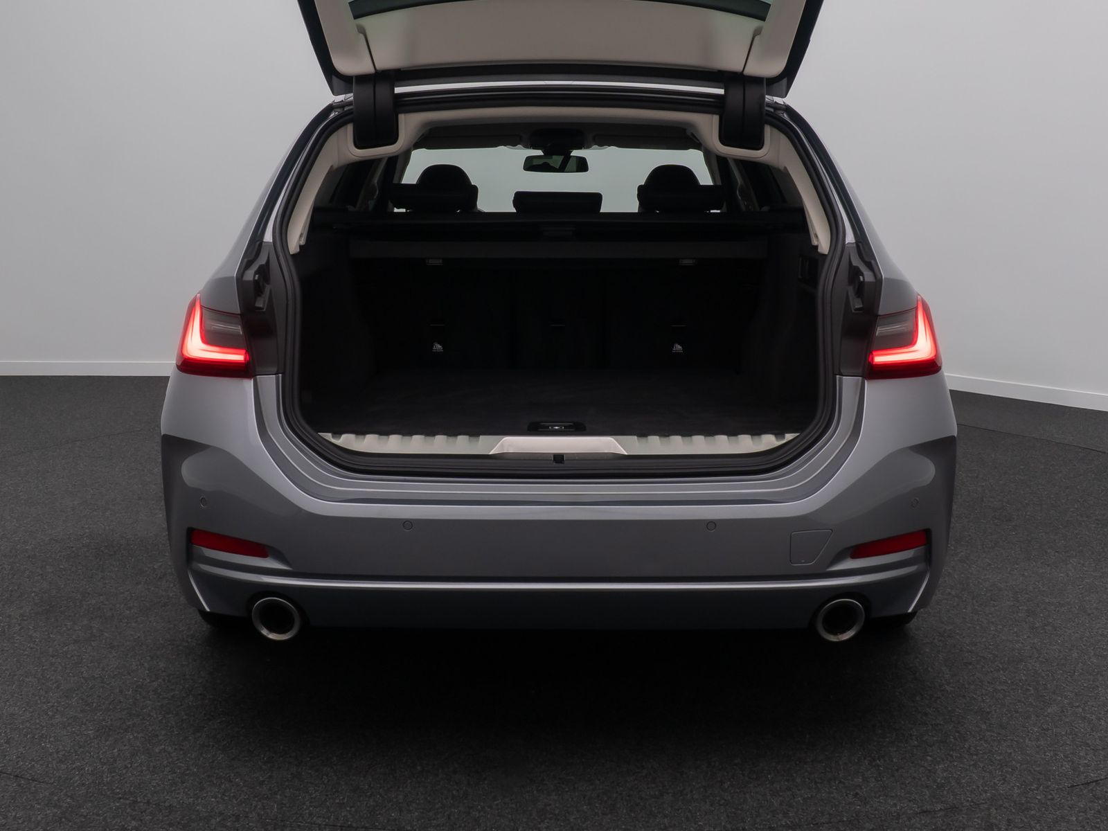 Fahrzeugabbildung BMW 330e Stop&Go Kamera DAB Komfort Leder Sport