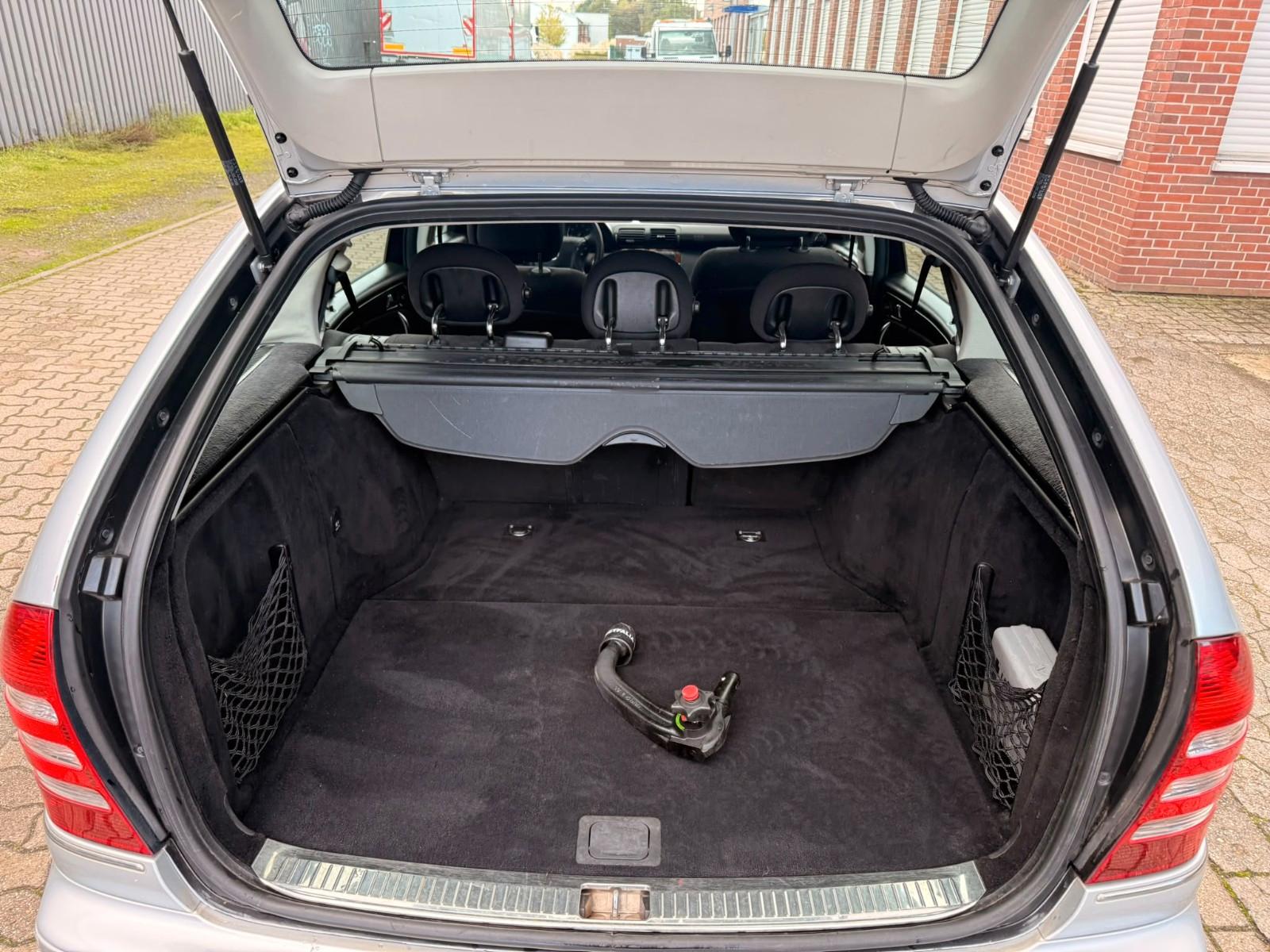 Mercedes-Benz C200 2006 — photo 38