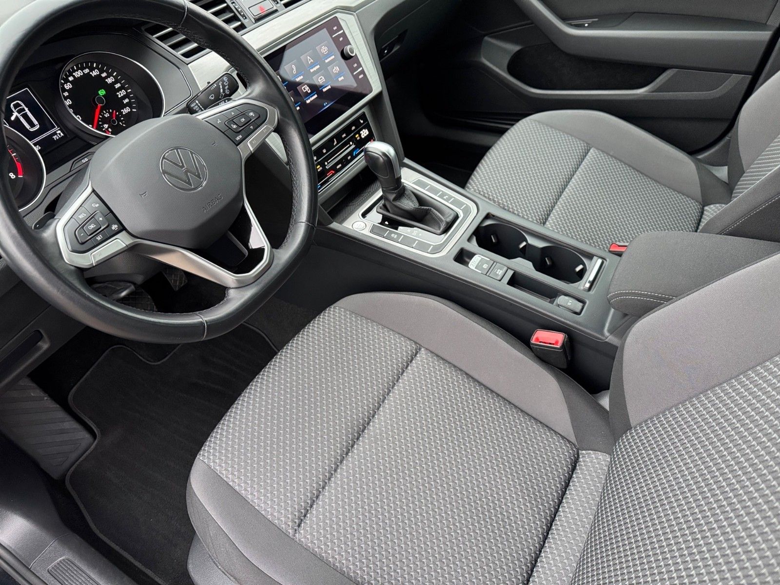 Fahrzeugabbildung Volkswagen Passat Variant Conceptline