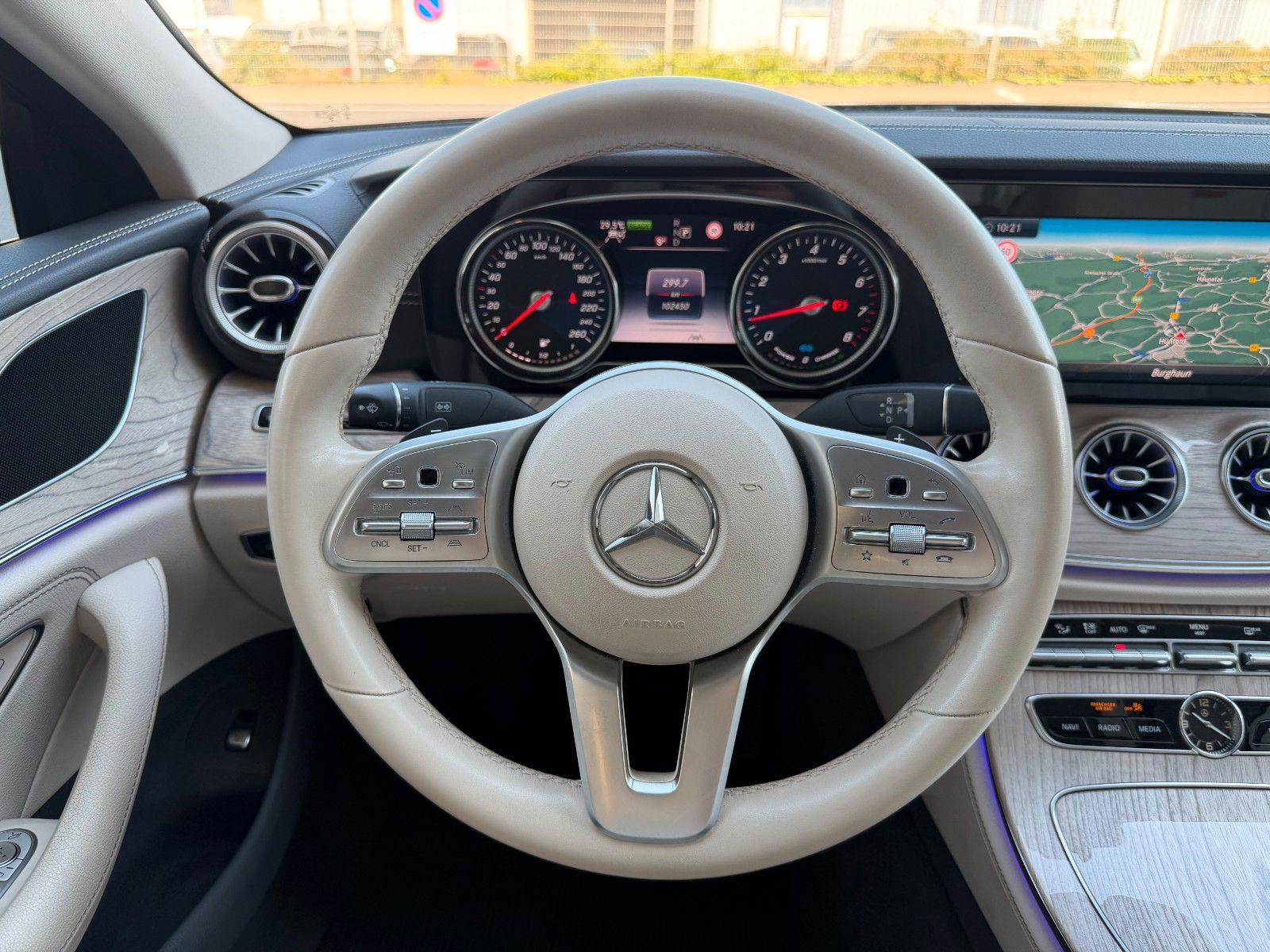 Fahrzeugabbildung Mercedes-Benz CLS 450 4M+Distr+ESD+AirM+Sitzklima+360