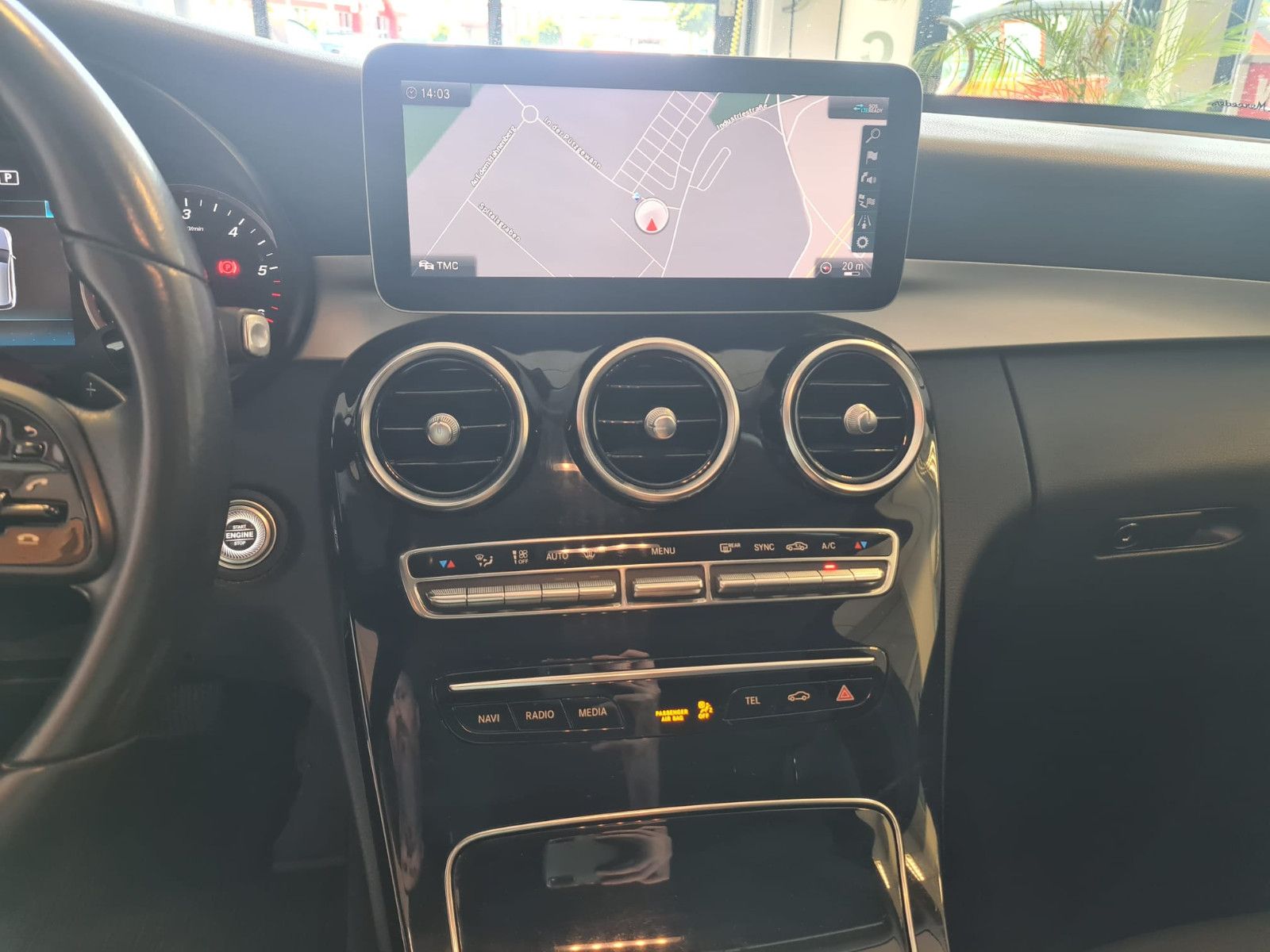 Fahrzeugabbildung Mercedes-Benz C 200 T-Modell / NAVI / KAMERA / LED HIGHTPERFOR