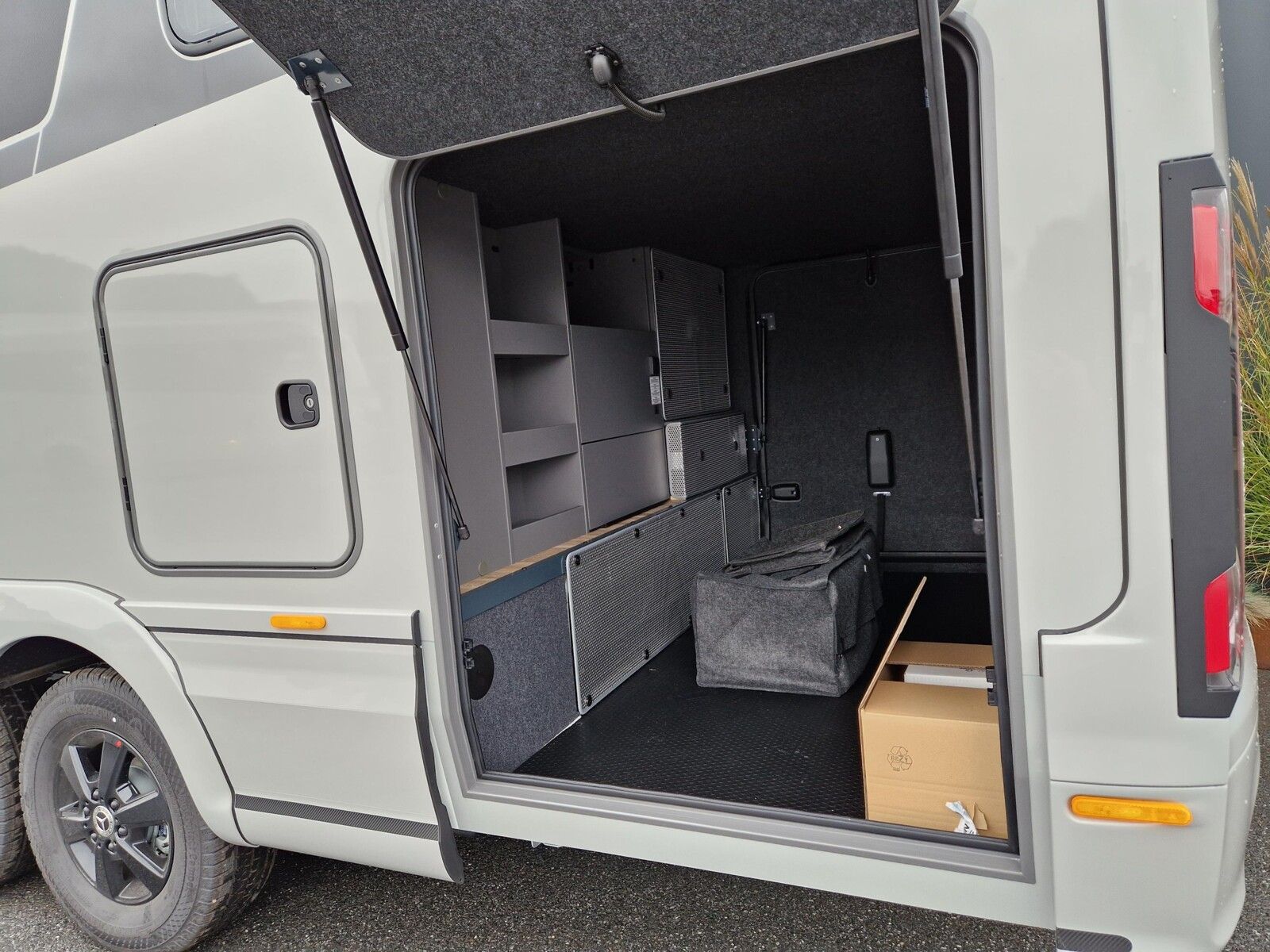 Fahrzeugabbildung Niesmann + Bischoff Arto 88 Verfügbar ab Okt. 2026