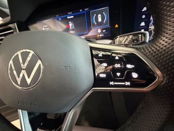 Volkswagen Touareg - 12