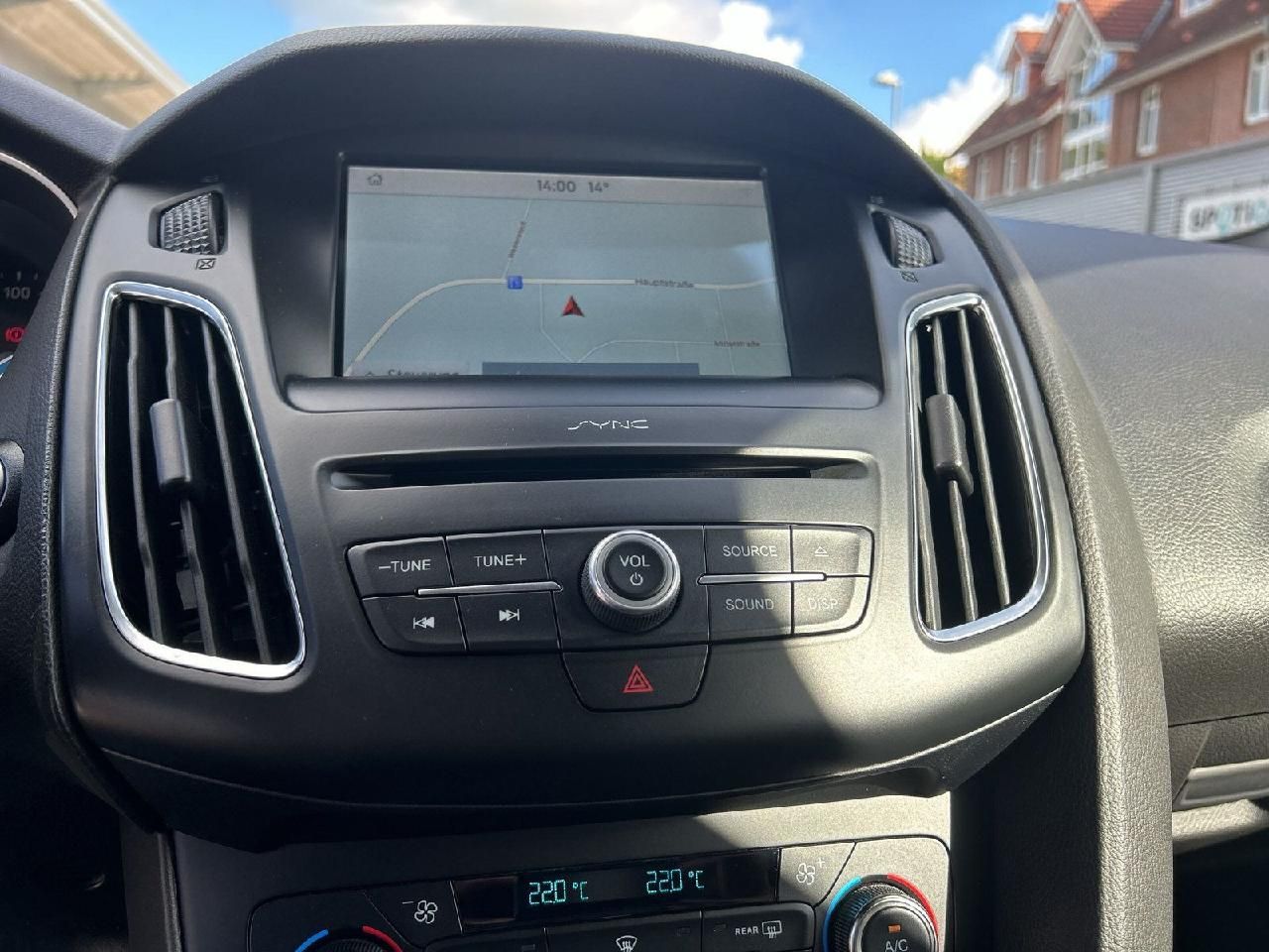 Fahrzeugabbildung Ford Focus Lim. 1,0 ST-Line