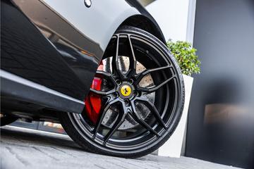 صورة مصغرة 37 لـ 2018 Ferrari GTC4LUSSO