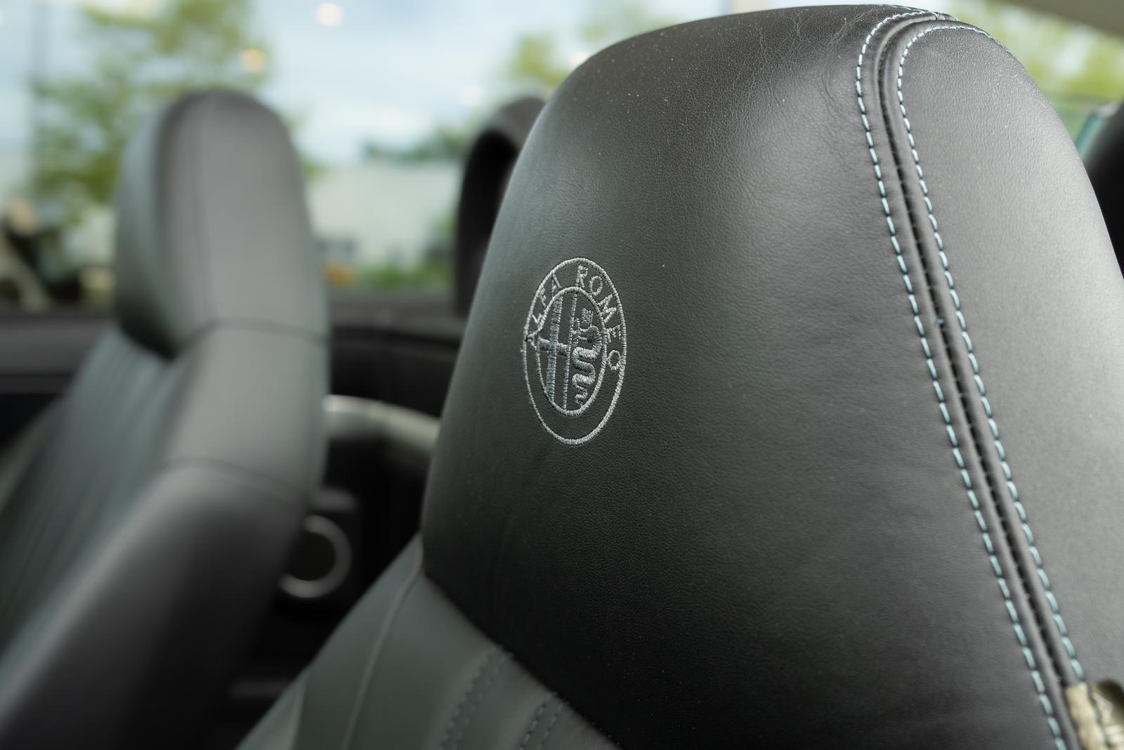 Alfa Romeo Spider 3.2 V6 JTS 260 ch BVM Q4 / 71 000 km / Cuir Poltrona Frau / Sièges électriques chauffants / Jantes 18"