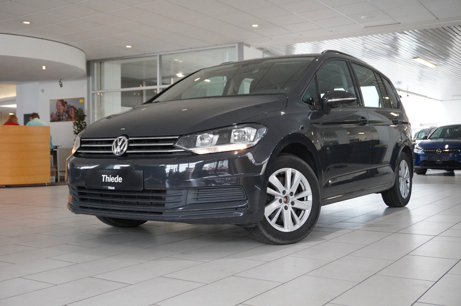 Fahrzeugabbildung Volkswagen Touran 2.0 TDI COMFORTLINE KLIMA/PDC/USB/ALU/BT