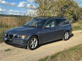 BMW 320i Touring gebraucht - BMW 320 aus 2002: Kombi