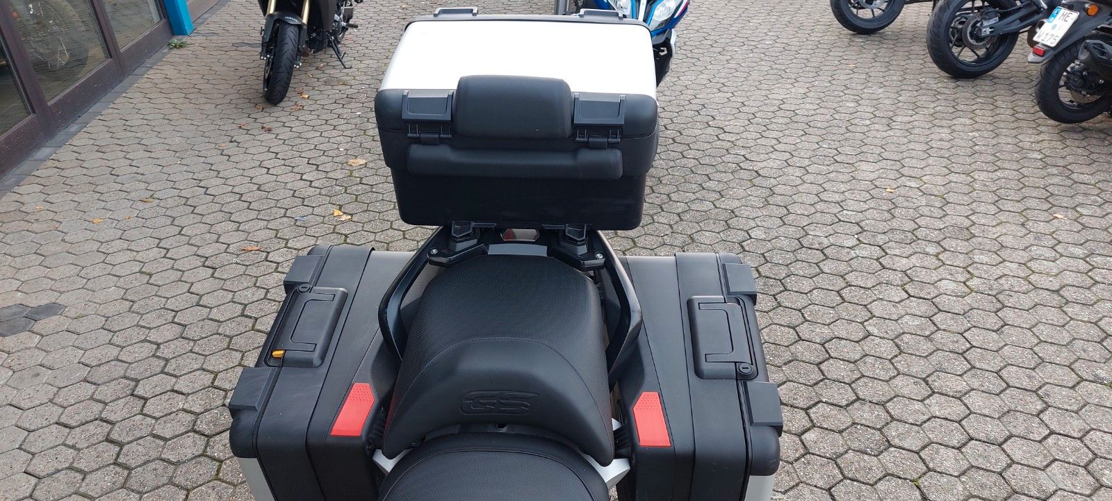Fahrzeugabbildung BMW R 1250 GS Triple B.  tief  3 Koffer u.v.m
