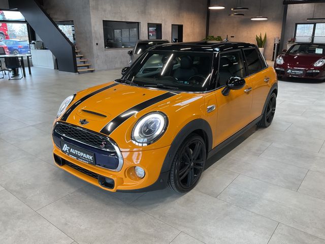 MINI Cooper SD 5-tg. LED Leder HuD H&K Navi Pano