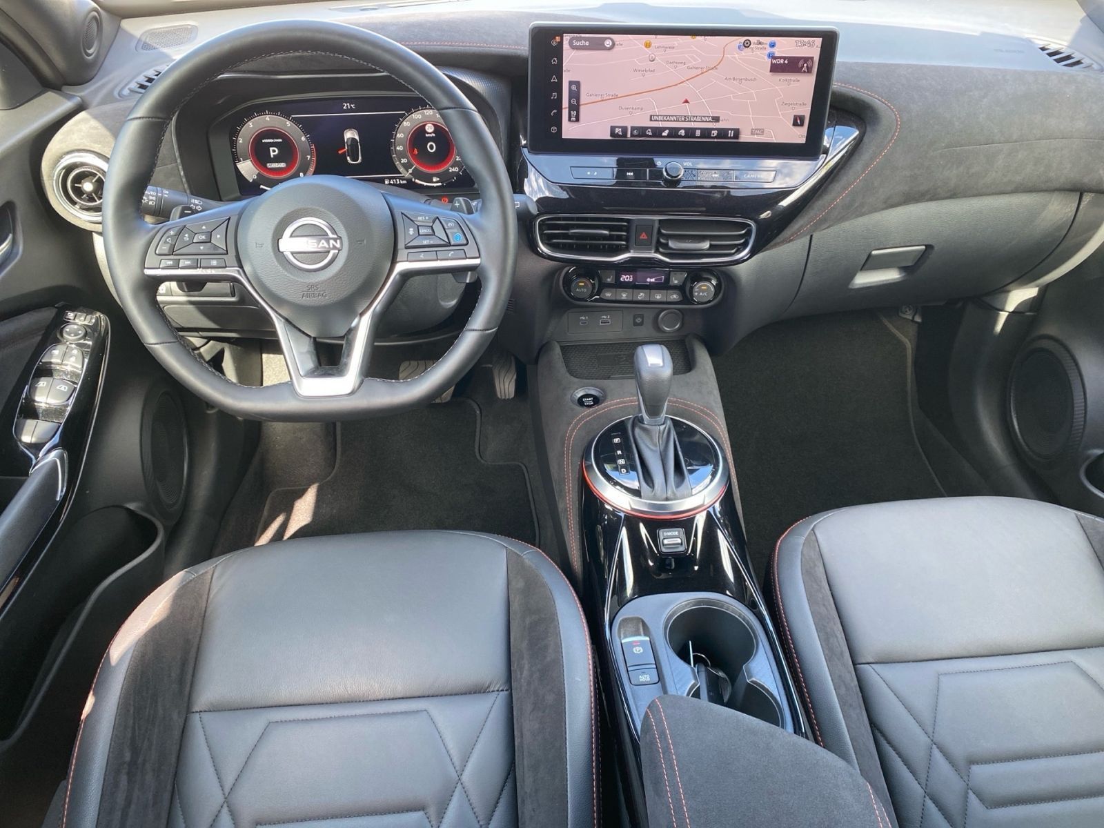 Fahrzeugabbildung Nissan Juke REDLINE EDITION 1.0 DIG-T 7DCT *Bose*360'*
