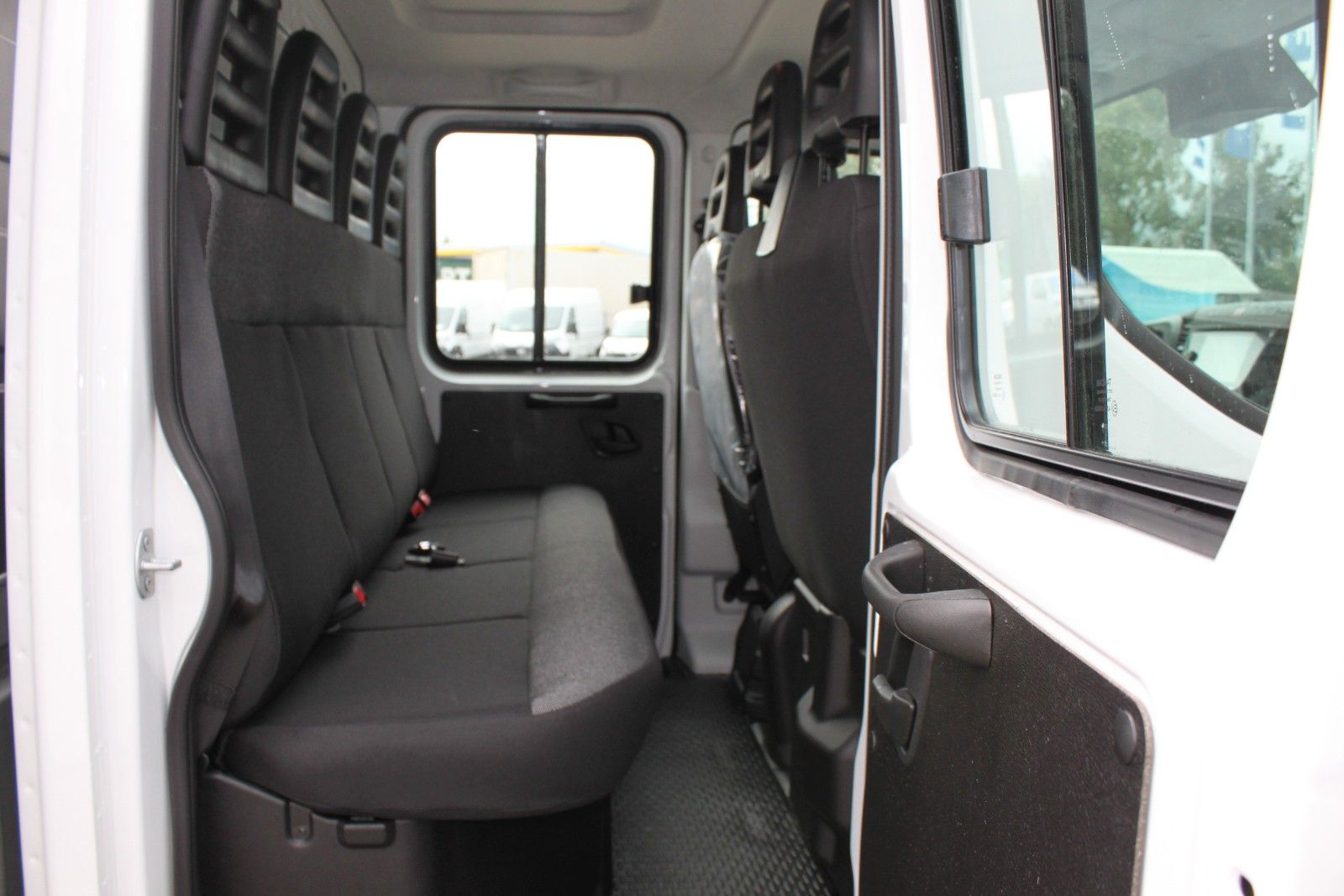 Fahrzeugabbildung Iveco Daily 35S18D Pritsche