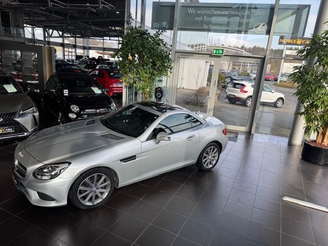 Fahrzeugabbildung Mercedes-Benz SLC 300 Roadster PANO NAVI ALU
