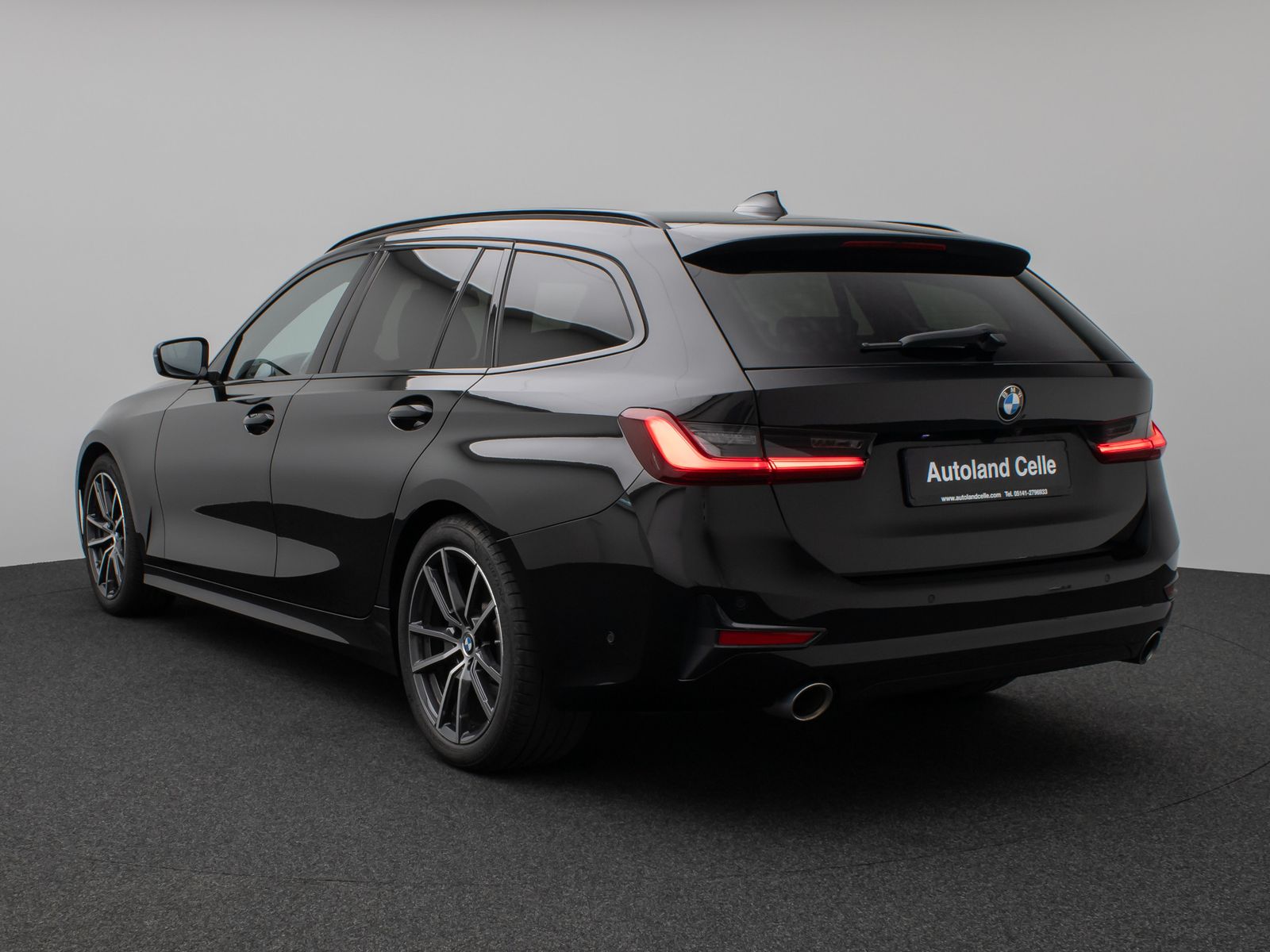 Fahrzeugabbildung BMW 330i Sport Line Kamera Lenkhz HiFi Komfort Alarm