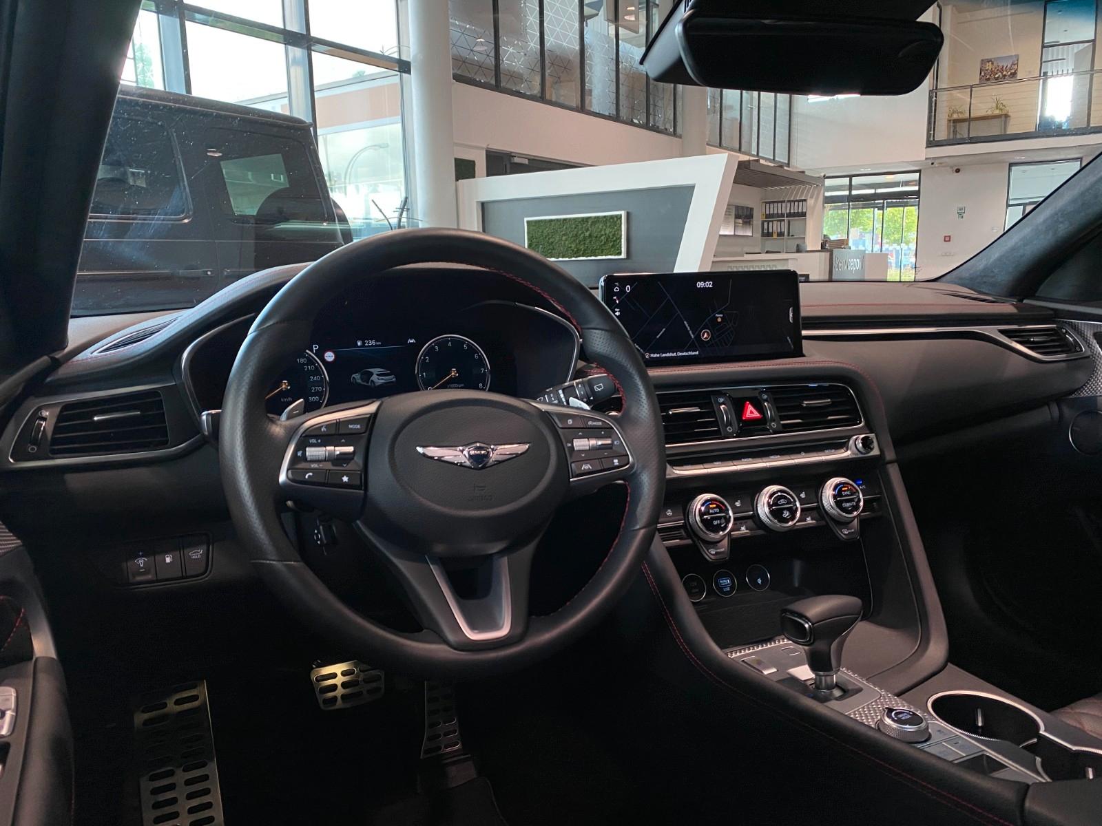 Genesis G70 Shooting Brake 2.0 T-GDI Sport 4WD Sbel HUD