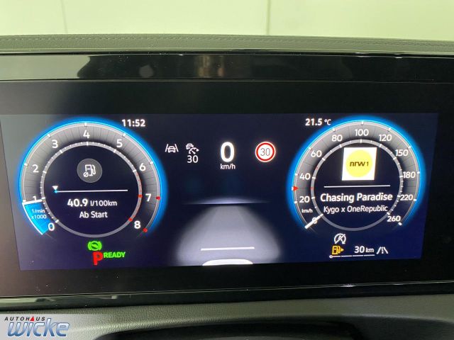 Tiguan 1.5 TSI DSG R-Line NAVI KLIMA PANO AHK