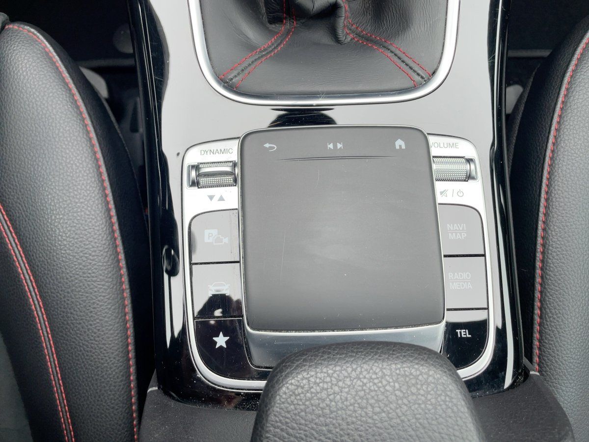 Fahrzeugabbildung Mercedes-Benz A 180 AMG/LED/Tempomat/Navi