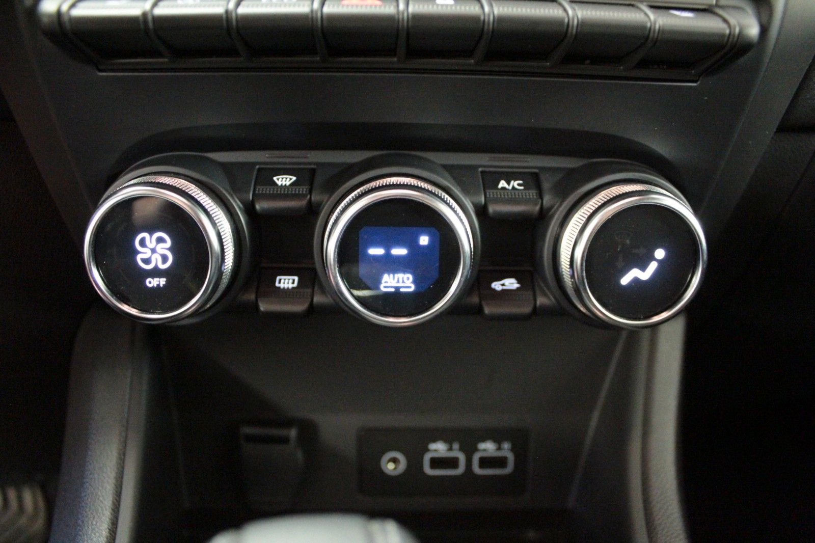 Fahrzeugabbildung Renault Captur Mild Hybrid 140  EDC Evolution*Easy Link*