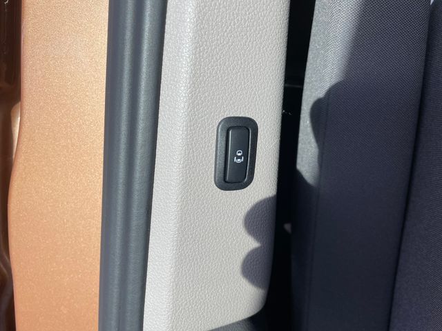 T7 Multivan Life 2.0 TDI DSG AHK NAVI ACC EL.HEC