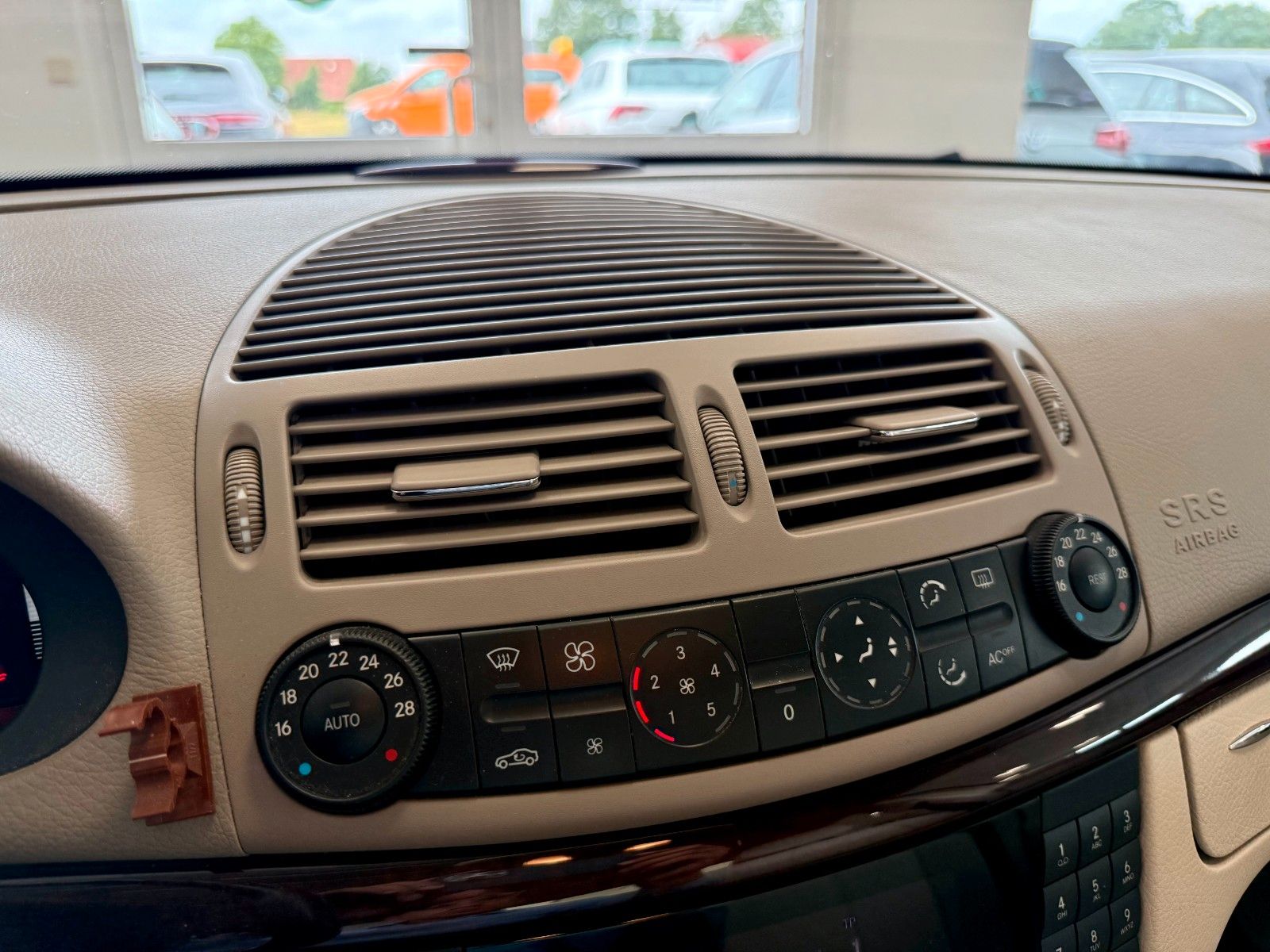 Fahrzeugabbildung Mercedes-Benz E 200 Classic