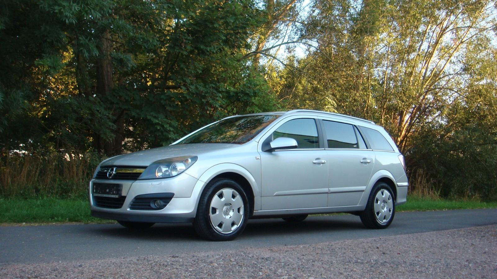 Opel Astra 2006 — interior