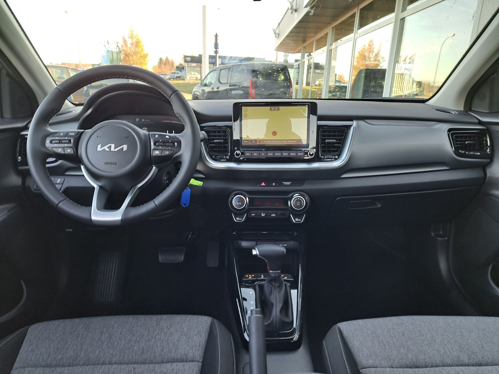 Fahrzeugabbildung Kia Stonic 1.0 T-GDI AUTOMATIK LED NAVI WINTERPAKET