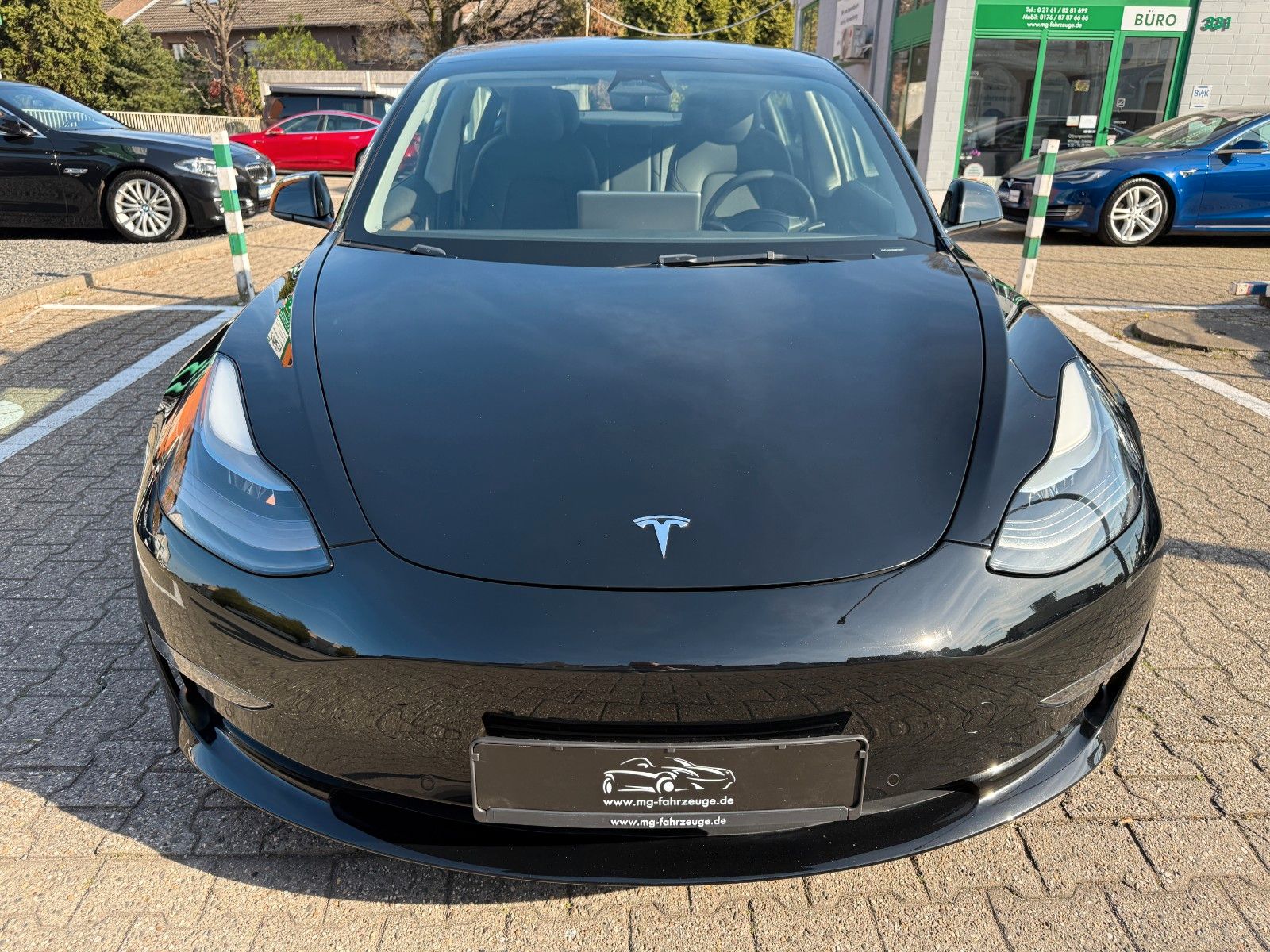 Fahrzeugabbildung Tesla Model 3 Long Range Dual AWD 1-Hand