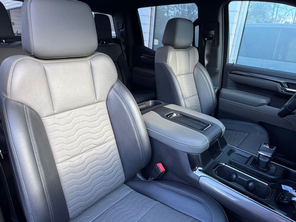 Fahrzeugabbildung Chevrolet Silverado 6.2 4x4 ZR2 1 Hand Leder Pano Mwst.