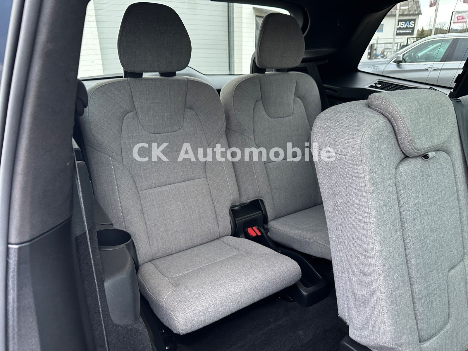 Fahrzeugabbildung Volvo XC90 T8 Ultimate Dark AWD/7 Sitze/Head-Up/LED