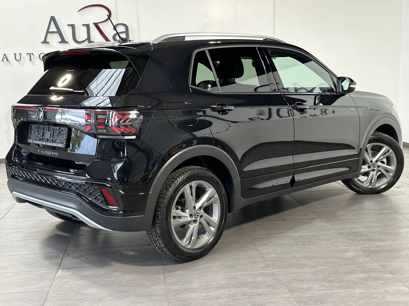 Fahrzeugabbildung Volkswagen T-Cross 1.5 TSI R-Line NAV+LED+ACC+AHK+KAM+DIGDI