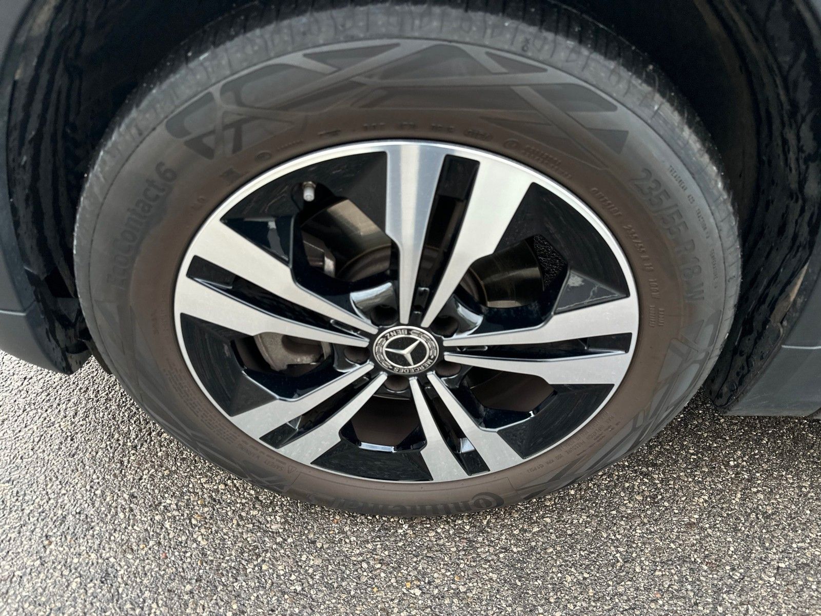 Fahrzeugabbildung Mercedes-Benz GLA 220 4Matic Progressive Line, PANORAMADACH