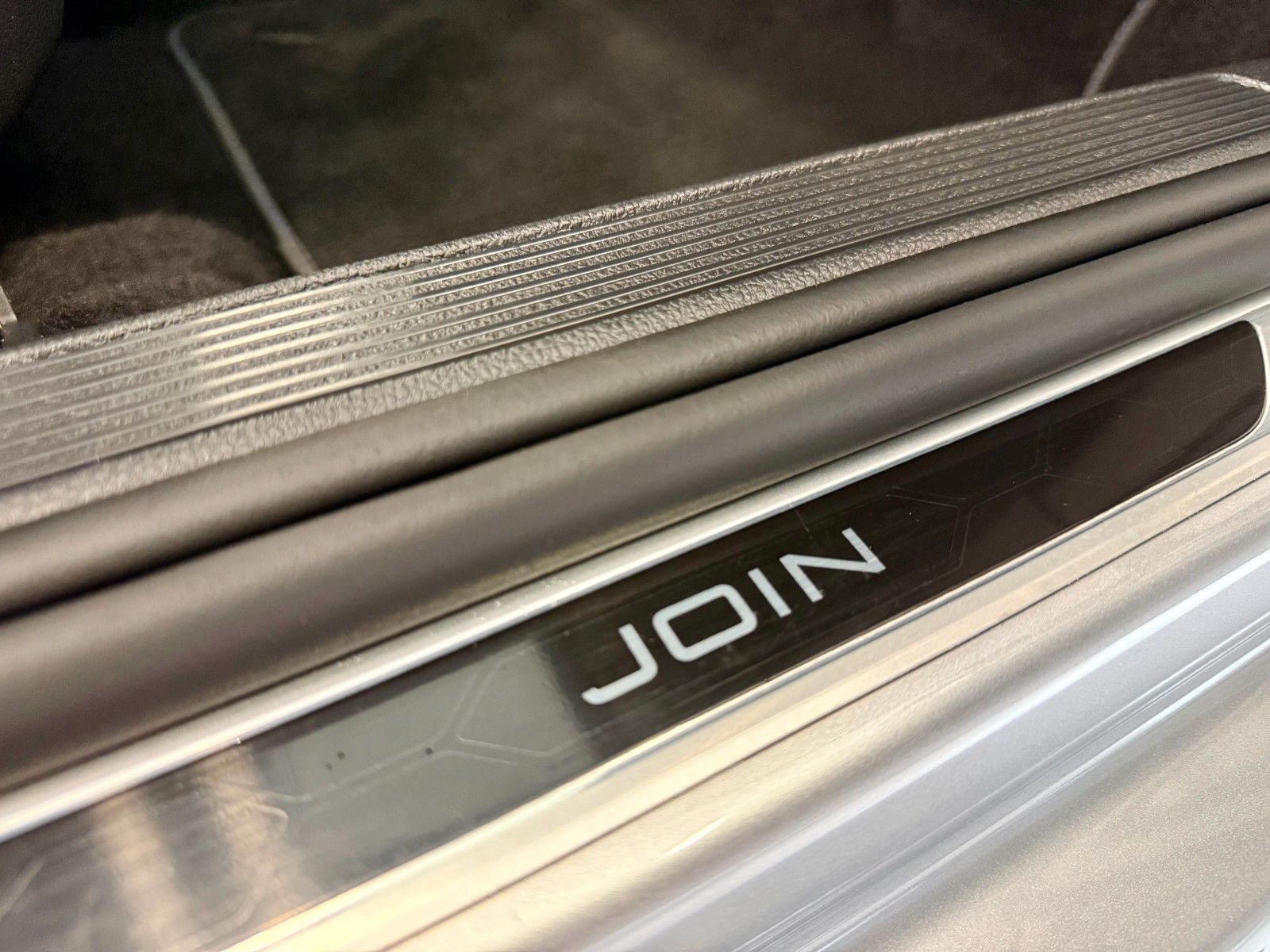 Fahrzeugabbildung Volkswagen Golf VII 1.0 Join Navi / LM-Felgen
