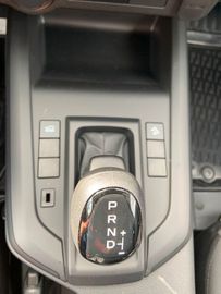 Bild 24 Isuzu D-Max Double Cab 4WD AHK + Beschichtung sofort
